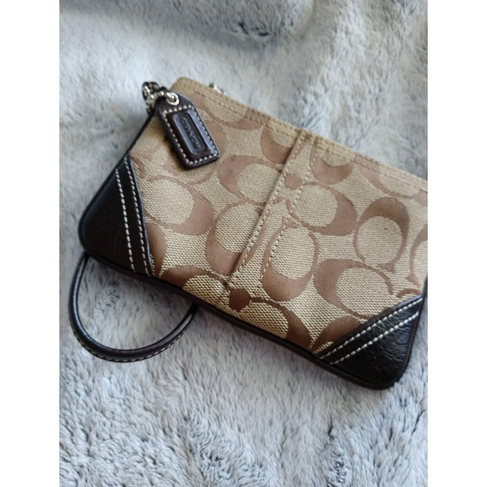 Coach Wristlet - Picture 4 of 4